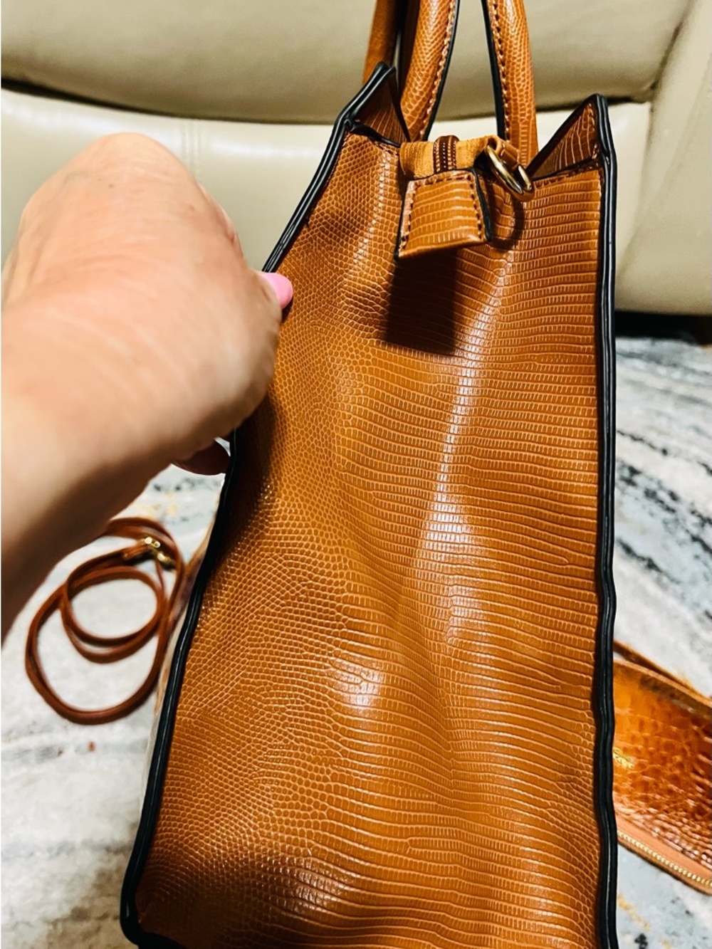 Michael Kors (NOT) Multi-Color Croc-Embossed Leather Tote/Crossbody with Wallet - Picture 3 of 11